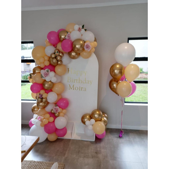 Garland and balloon bouquet