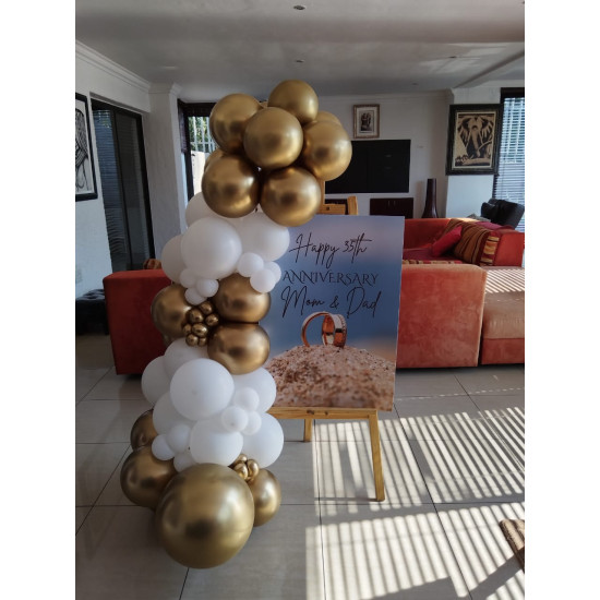Welcome Easel Garland with A1 Correx Board-Please check availability with the store before checkout