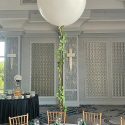 Round Big White Balloon with Ivy String Centerpiece